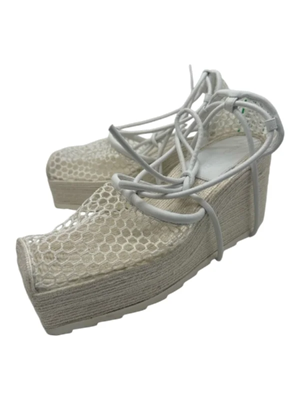 Bottega Veneta Shoe Size 38 Cream & White Raffia Espadrille Netting Sandals